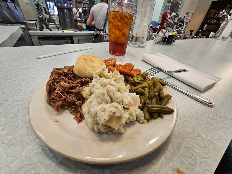 Home-Cooked Plates That Feel Genuinely Familiar