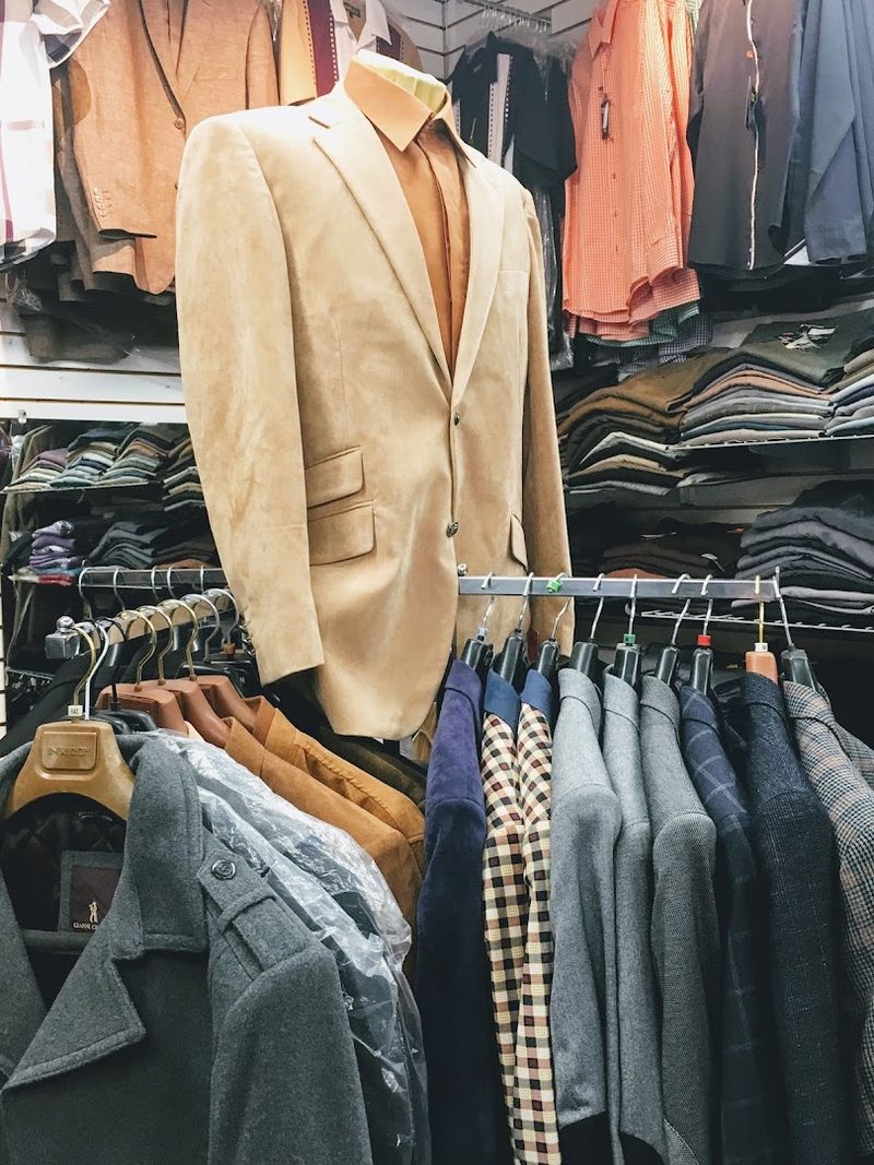 Tuxedo Rentals That Cover Every Detail From Shoes To Cufflinks