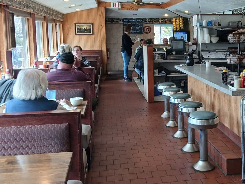 Why Generations Of Travelers Keep Returning To This Exact Spot