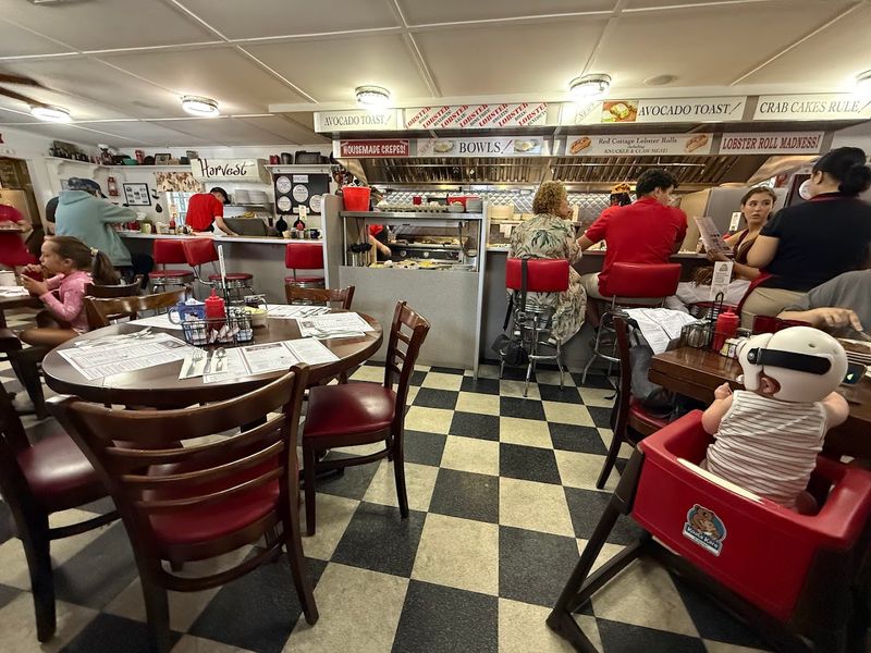 A Retro Diner Atmosphere That Feels Genuinely Lived-In