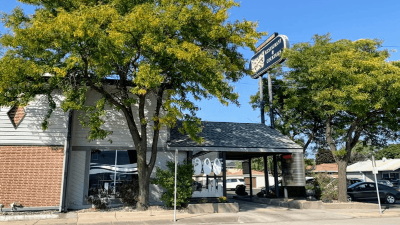 A Milwaukee Steakhouse With Decades Of Dining History