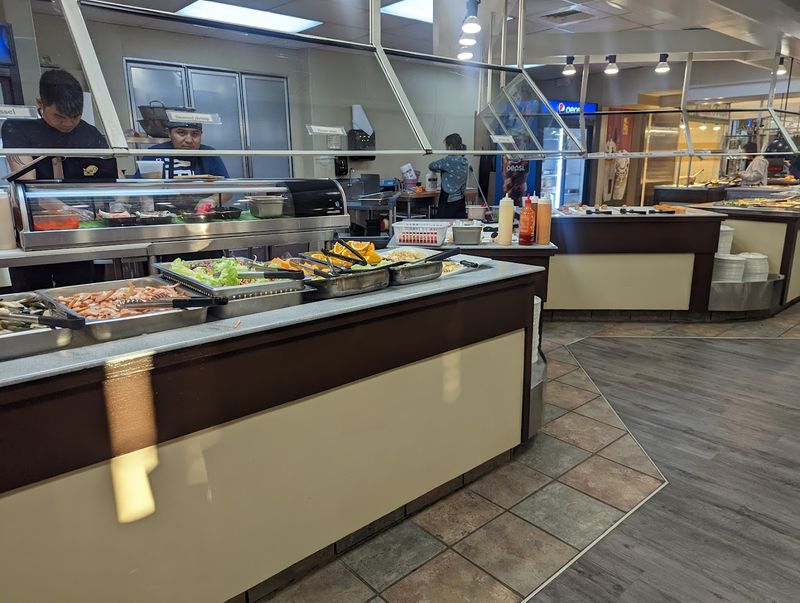 American Comfort Food Options On The Buffet Line