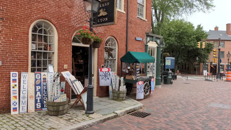 A Shopping District That Celebrates Independent Retailers