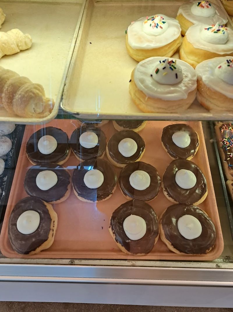 Donuts That Keep Locals Lining Up Early In The Morning