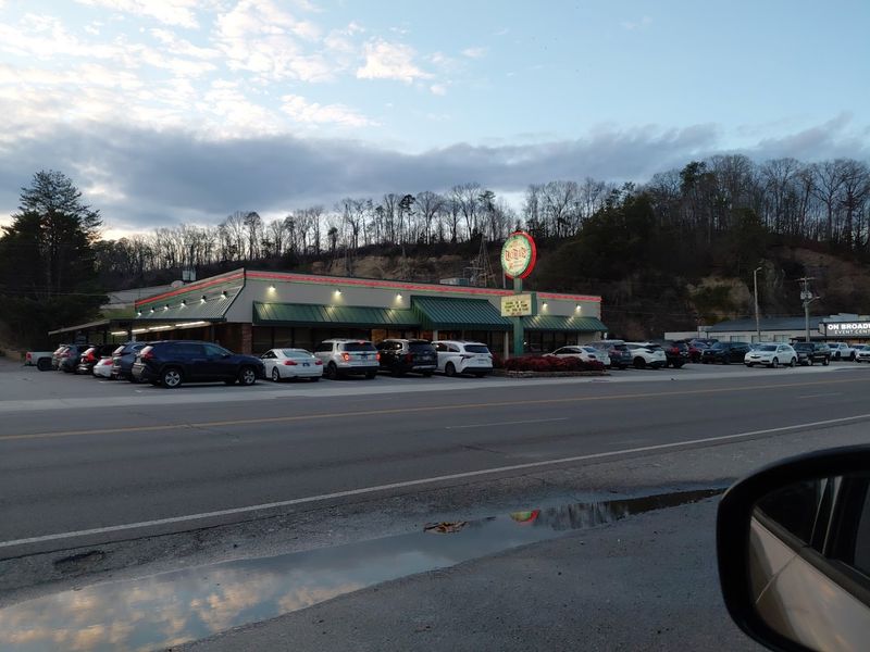 Louie's Restaurant & Drive-In, Knoxville