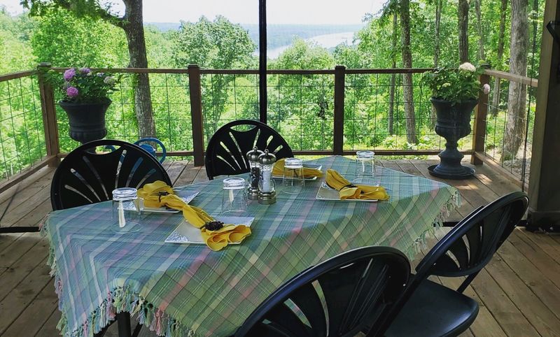 Tiny Tea House In The Trees, Holladay