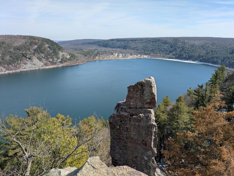 Minutes Away From The Natural Beauty Of The Baraboo Hills