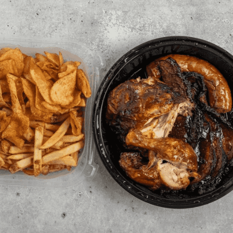 The Slow-Smoked Menu That Keeps Regulars Coming Back