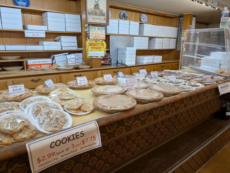 How Amish Baking Differs From Conventional Methods