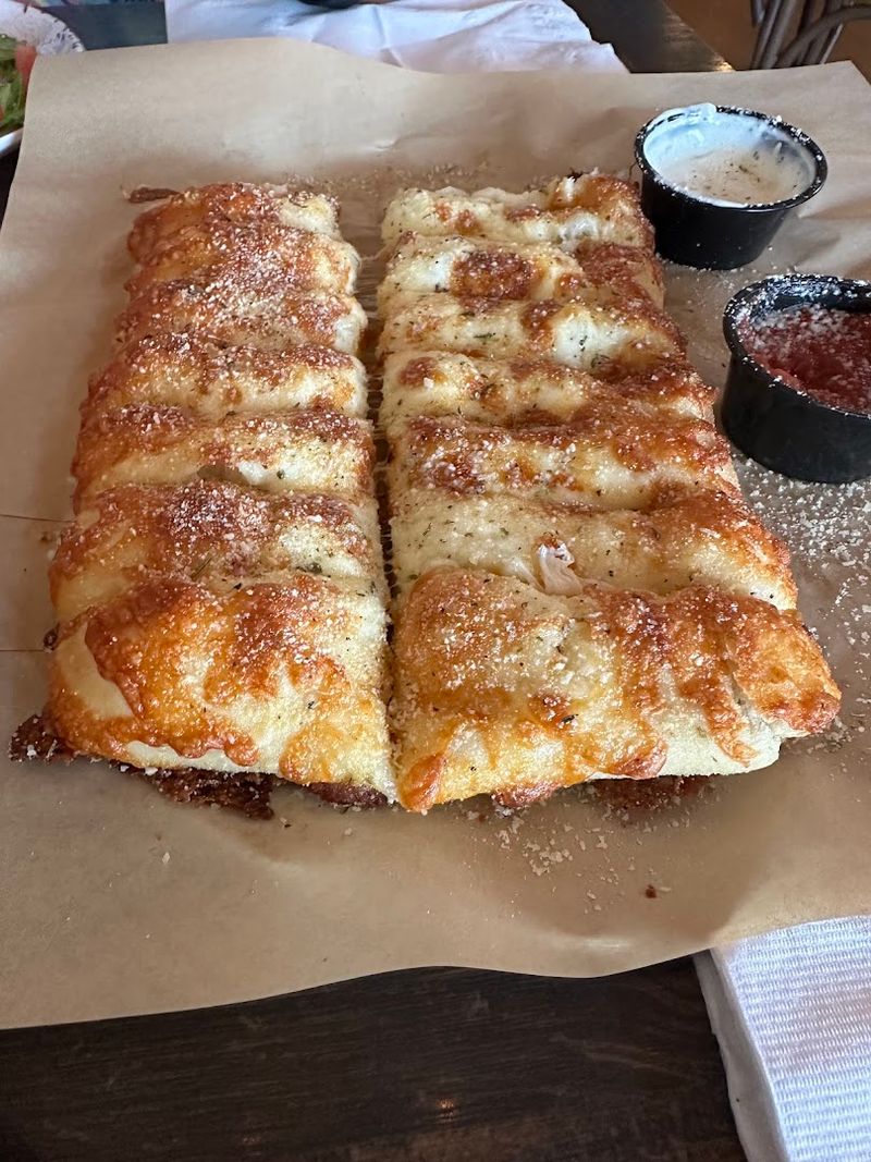 Pairing Thin Crust Pizza With Complementary Sides