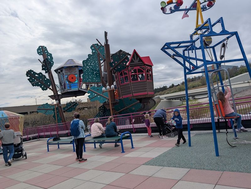 Tennessee RiverPlay: An Outdoor Water Exhibit Worth Getting Wet For