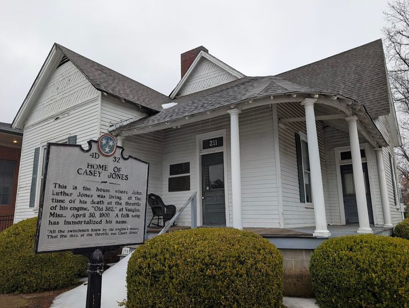 Casey Jones Village, Jackson