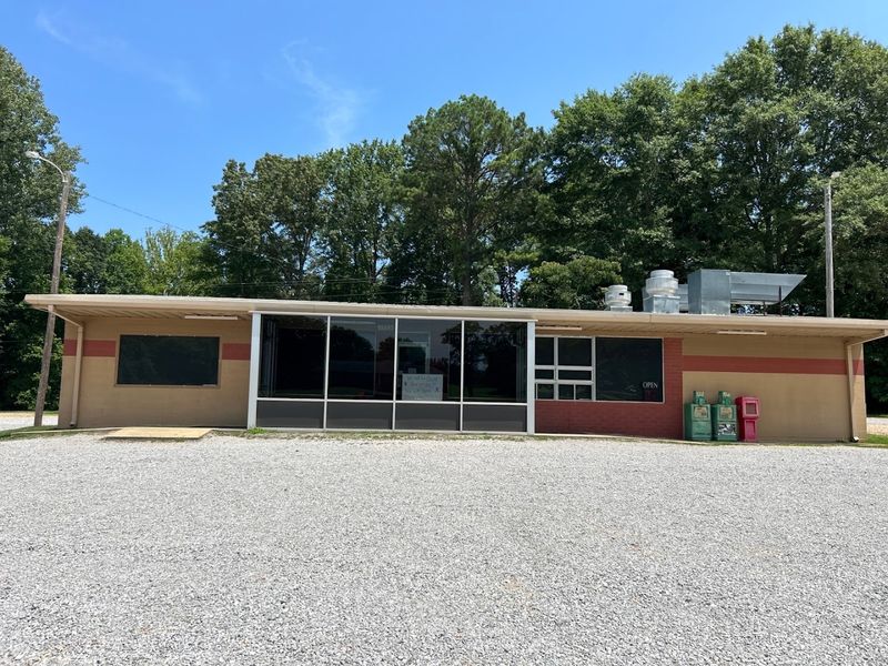 Comer's Restaurant — Mantachie, MS