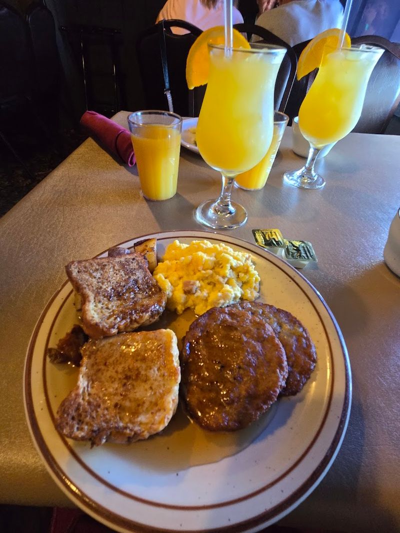 Made-To-Order Omelets That Steal The Spotlight