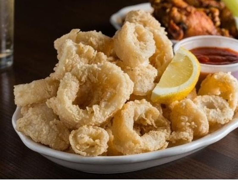 Fried Calamari That People Actually Drive Across State Lines For