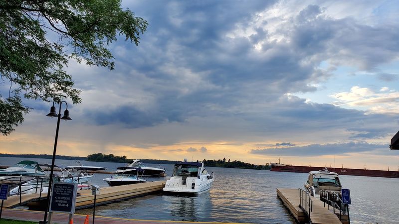 Fresh Seafood And Local Dining Worth Planning Around