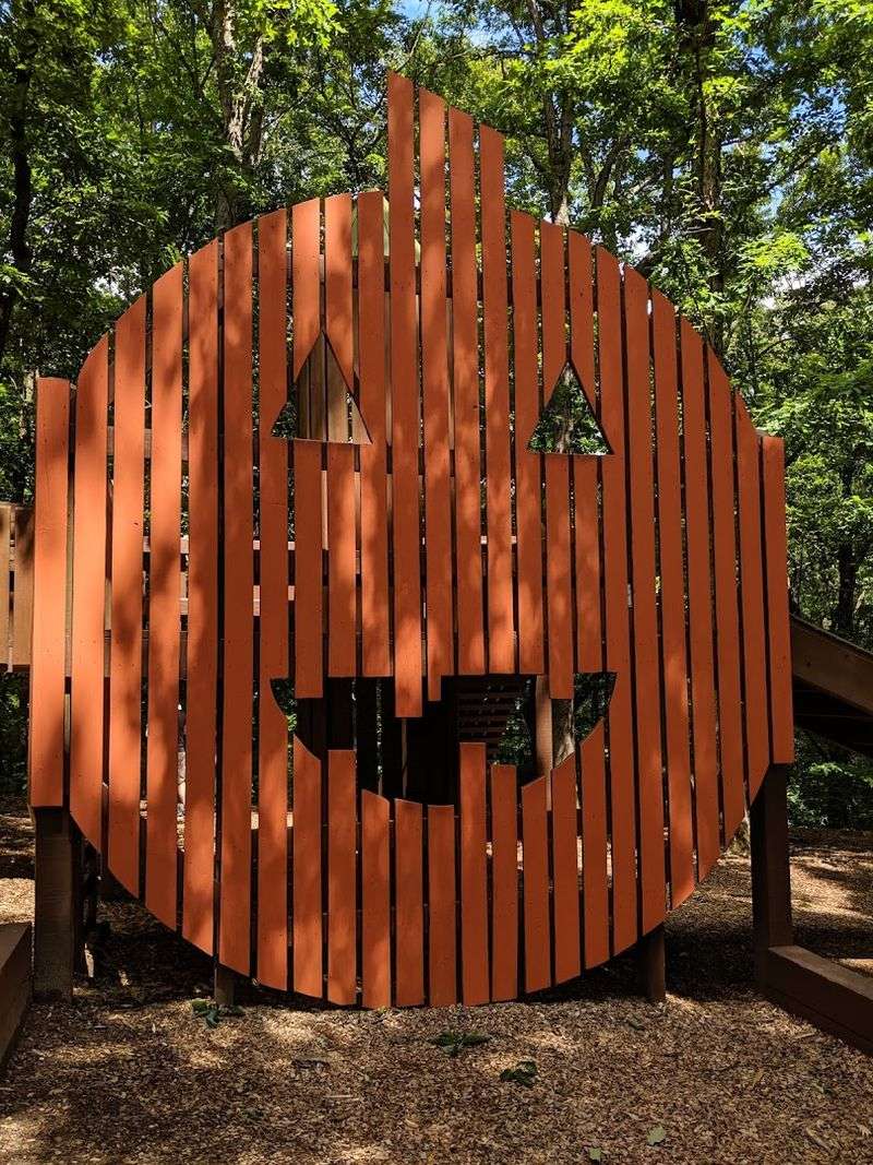 A Pumpkin Theme That Actually Delivers On Its Promise