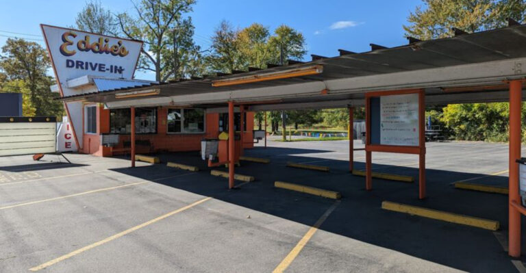 These Michigan Drive-In Burger Spots Serve Double Cheeseburgers The Old-School Way