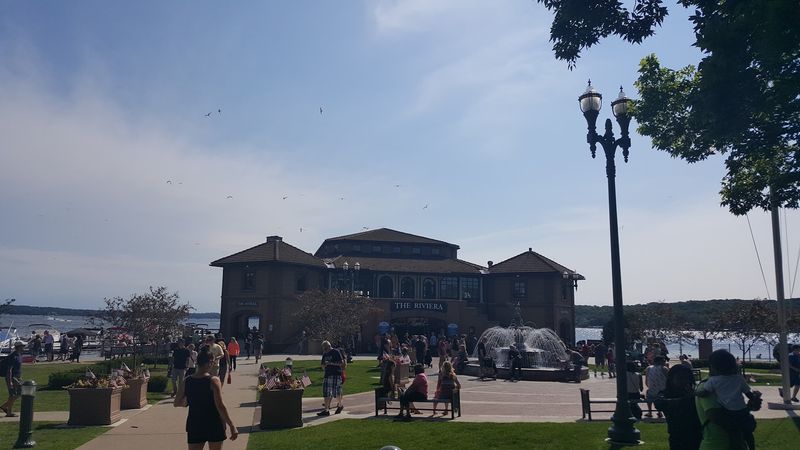Why This Fountain Feels Bigger Than You Expect