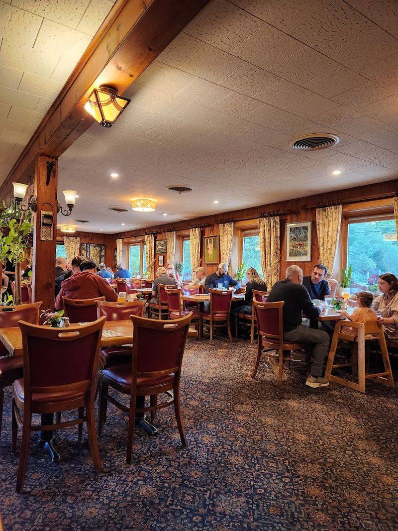 The Kind Of Place That Stops You Mid-Bite And Makes You Reconsider Everything