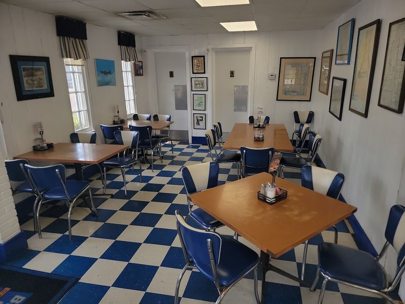 A Diner That Feels Like A Time Capsule You Can Actually Eat In