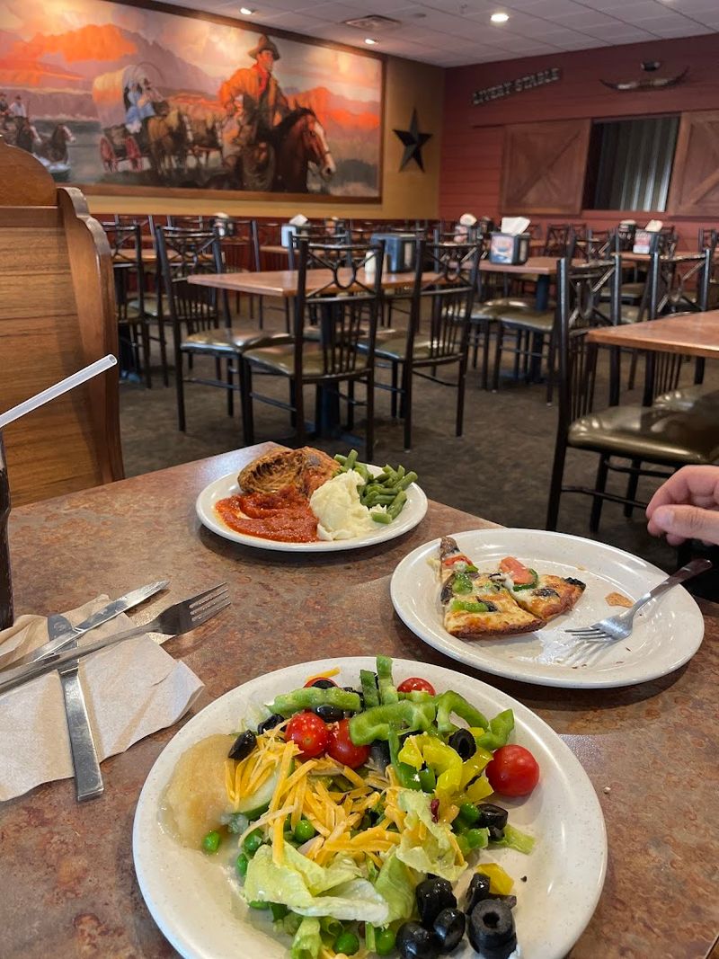 A Buffet Setup That Works For Bigger Gatherings