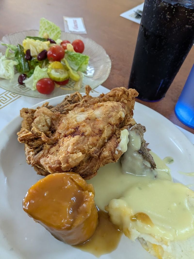 The Buffet That Earns Every Road Trip Mile
