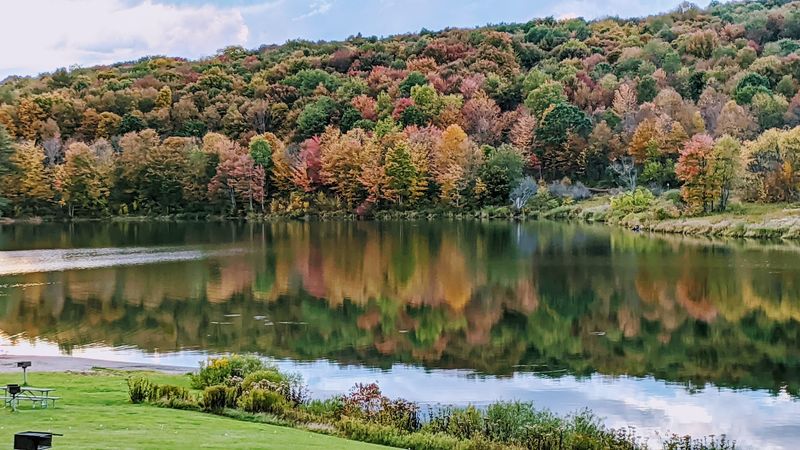 A Mountain Lake That Earns Every Bit Of Its Reputation
