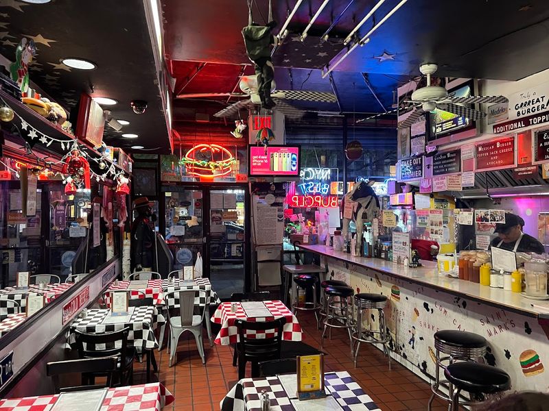 A Retro Atmosphere That Feels Like A Time Machine With Good Taste