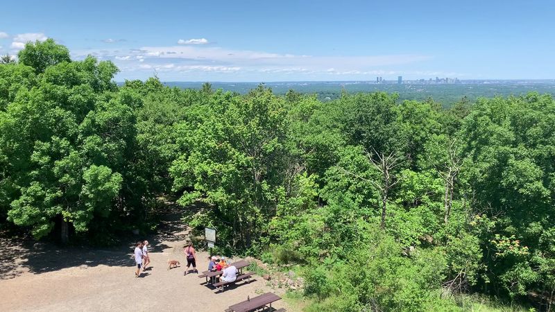 Eliot Tower Loop, Milton