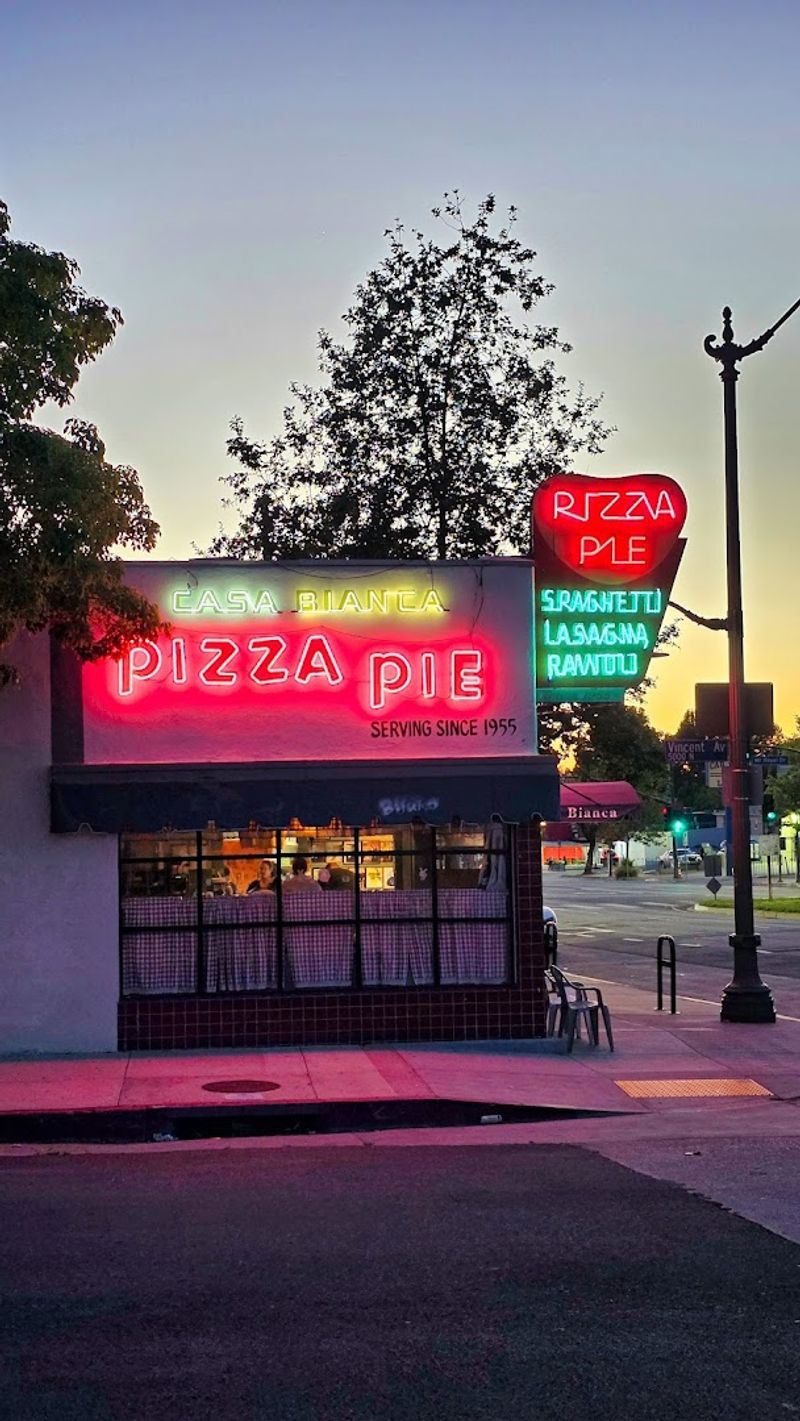 Casa Bianca Pizza Pie