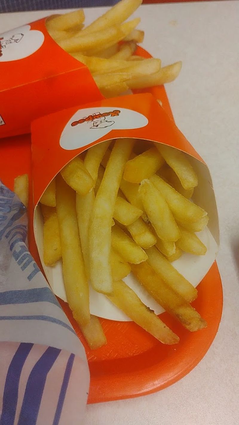 Sides And Drinks That Complement Burger Meals