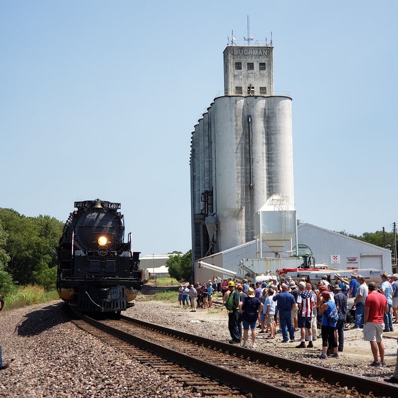 How Public Spaces Encourage Social Interaction