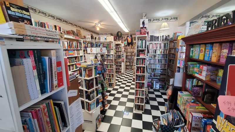 The Book Oasis, Stoneham
