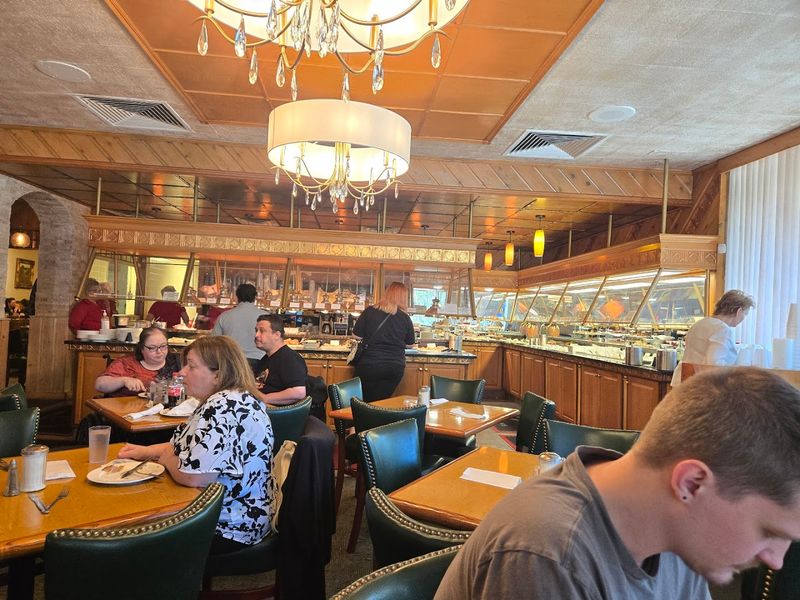 Community Atmosphere That Encourages Friendly Gatherings