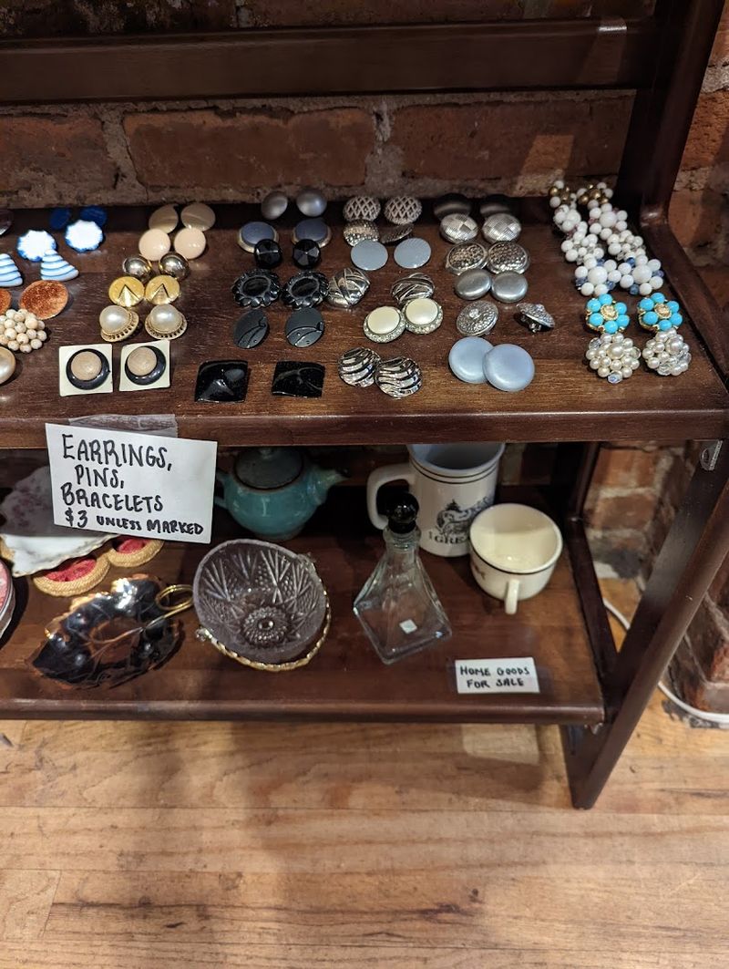 Home Goods And Accessories That Complete The Experience