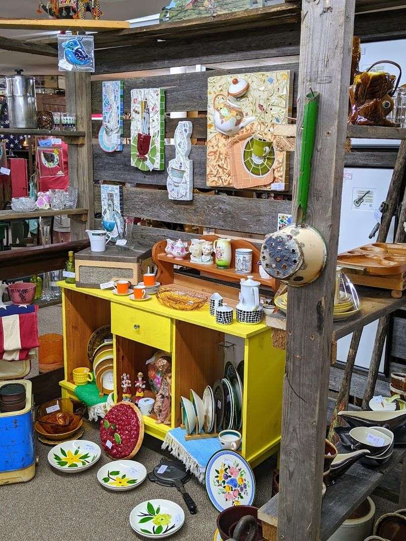 The Store's Layout Encourages Slow Exploration