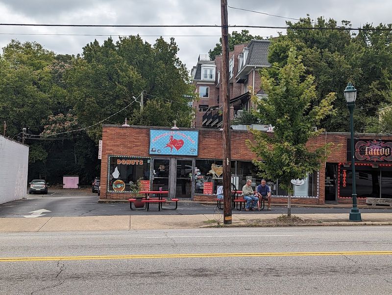 Tips For First-Time Visitors To Julie Darling Donuts
