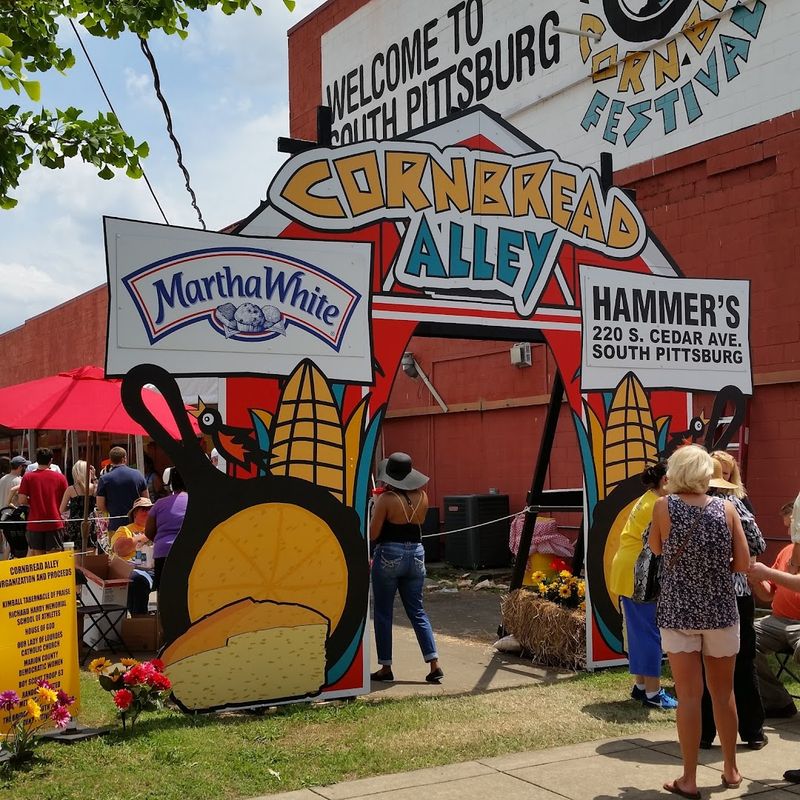 Cornbread Alley And The Cook-Off Competition