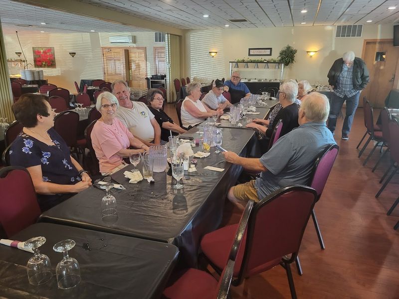 A Buffet That Feels Like A Family Gathering