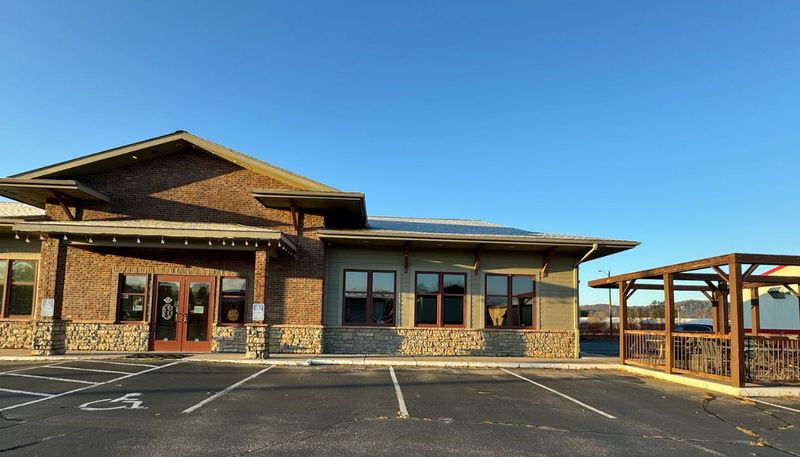 Dining Experiences Featuring Fresh Catch And Local Cuisine