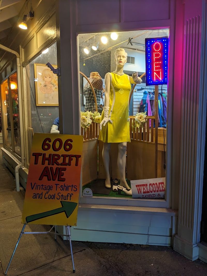 606 Thrift Ave, Hyannis