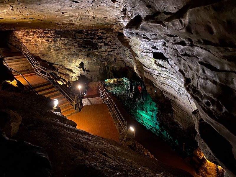 Howe Caverns