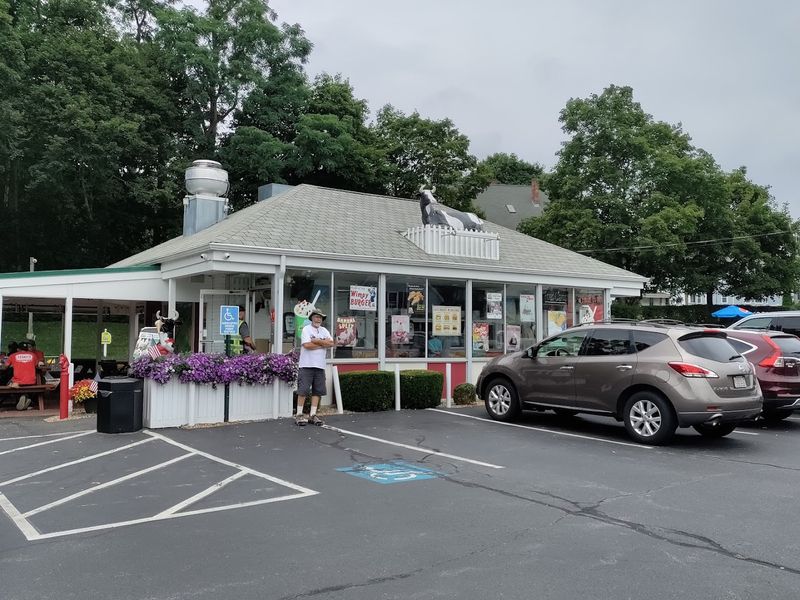 Frates Drive-In, Tauton