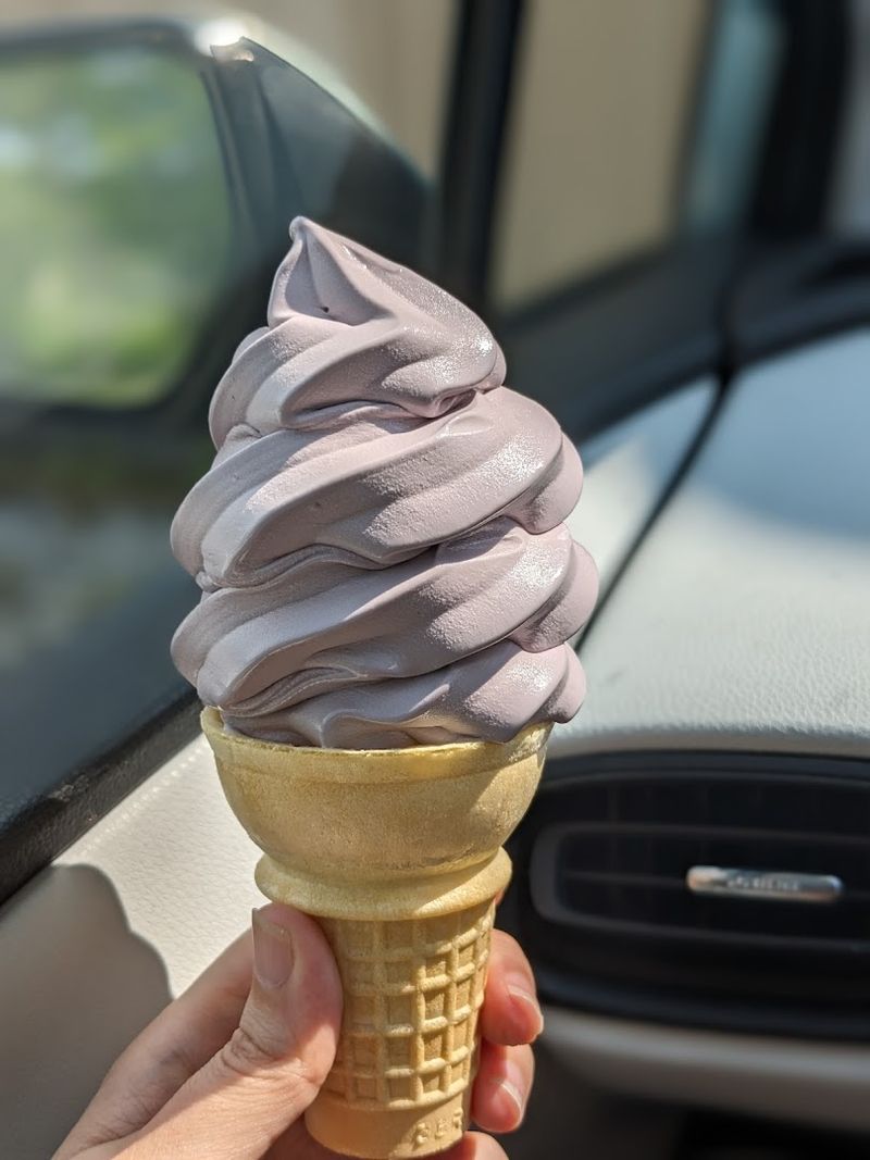 Devyn's Creemee Stand