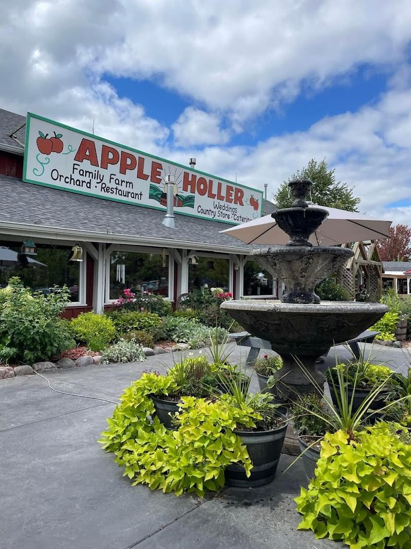 Apple Holler, Sturtevant