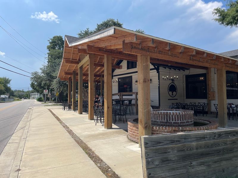 Lazy Oak Brunch + Bistreaux On Porter Avenue