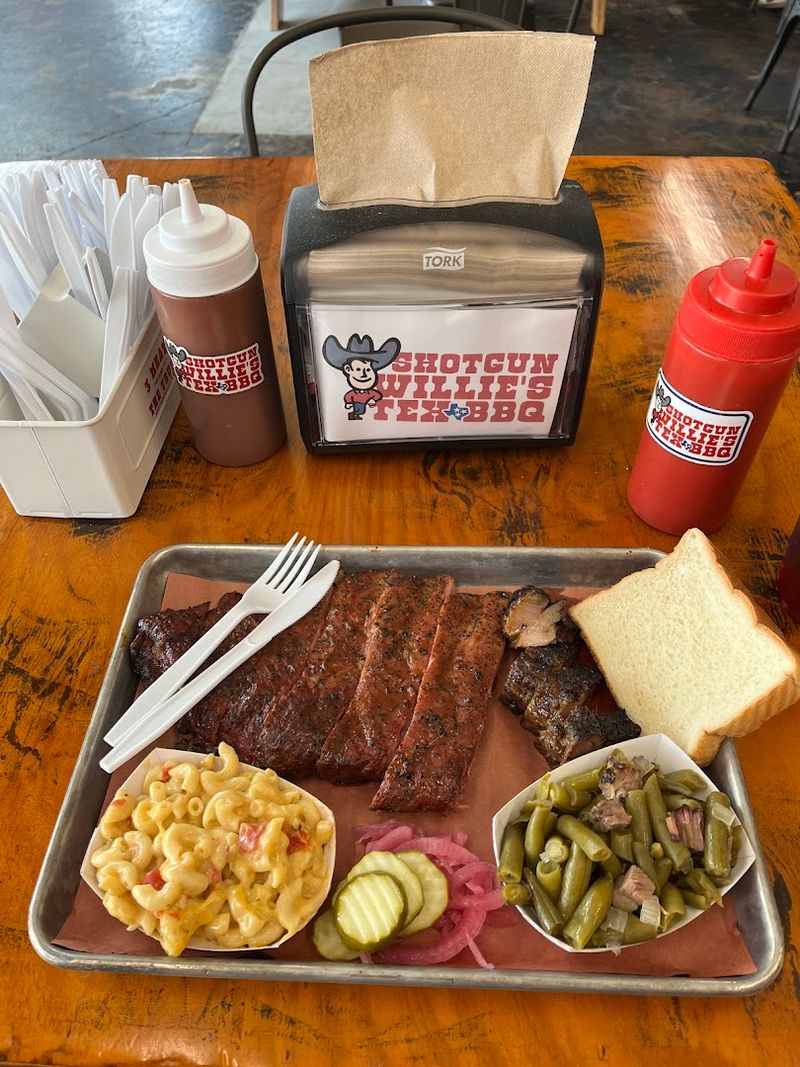A Road-Trip BBQ Stop With Serious Payoff