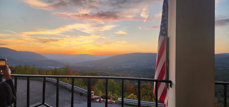 Panoramic Mountain Views That Frame Every Meal