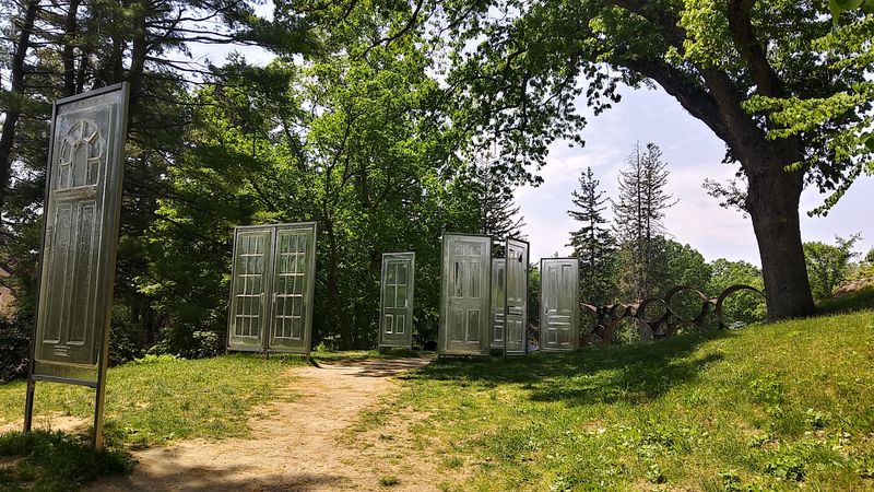 Sculptures That Respond To Their Surroundings